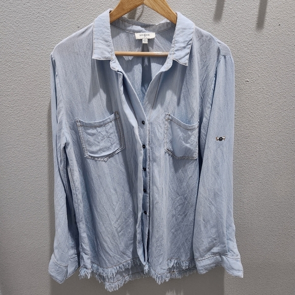 Umgee Women's Sky Blue Roll Up Tabs Sleeve Frayed Hem Button Up Shirt Size L - Picture 2 of 9
